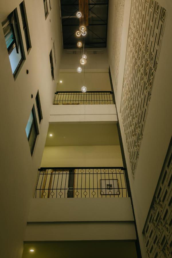 Urbanest Inn House Slipi ジャカルタ エクステリア 写真