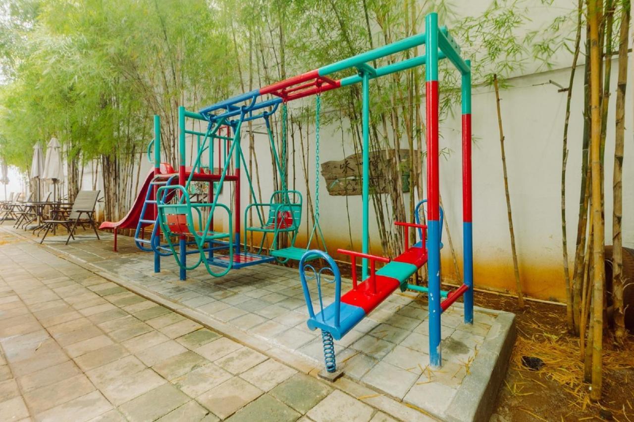 Urbanest Inn House Slipi ジャカルタ エクステリア 写真