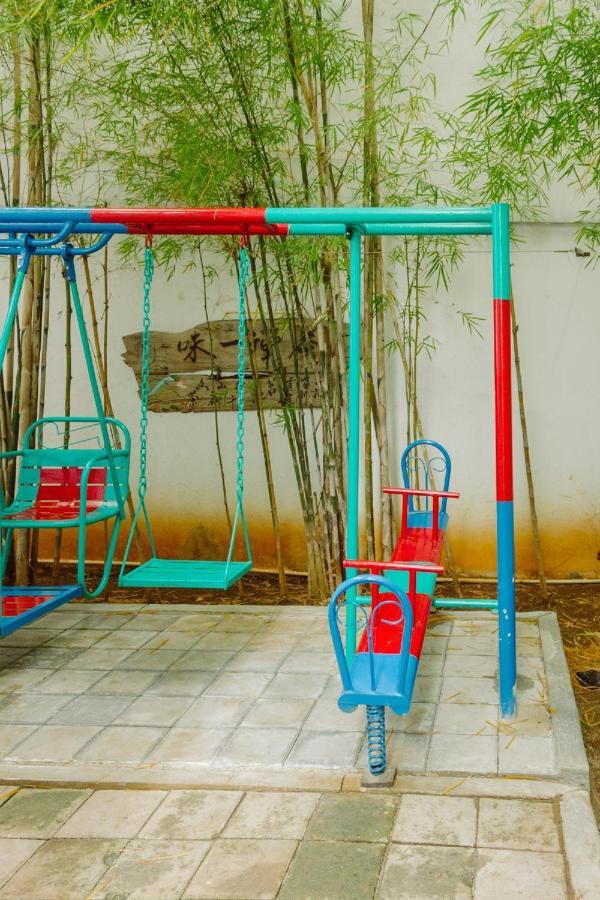Urbanest Inn House Slipi ジャカルタ エクステリア 写真