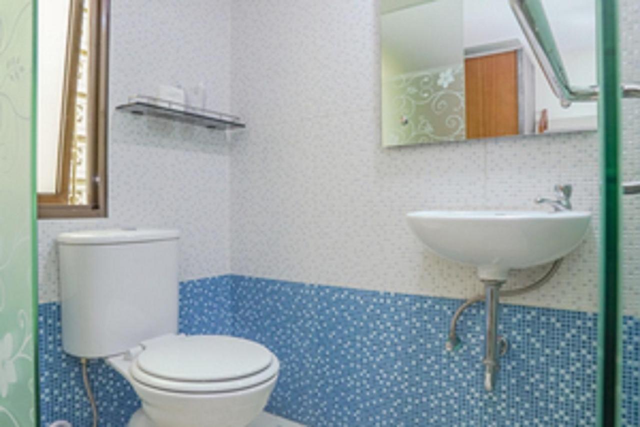 Urbanest Inn House Slipi ジャカルタ エクステリア 写真