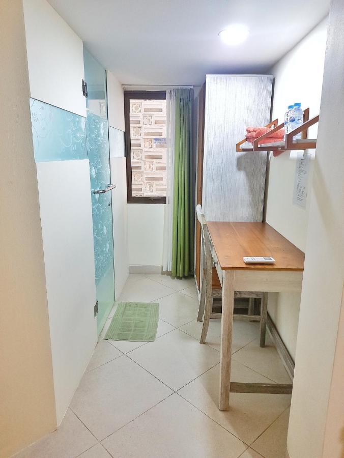 Urbanest Inn House Slipi ジャカルタ エクステリア 写真