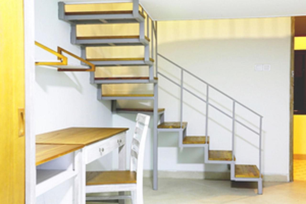 Urbanest Inn House Slipi ジャカルタ エクステリア 写真