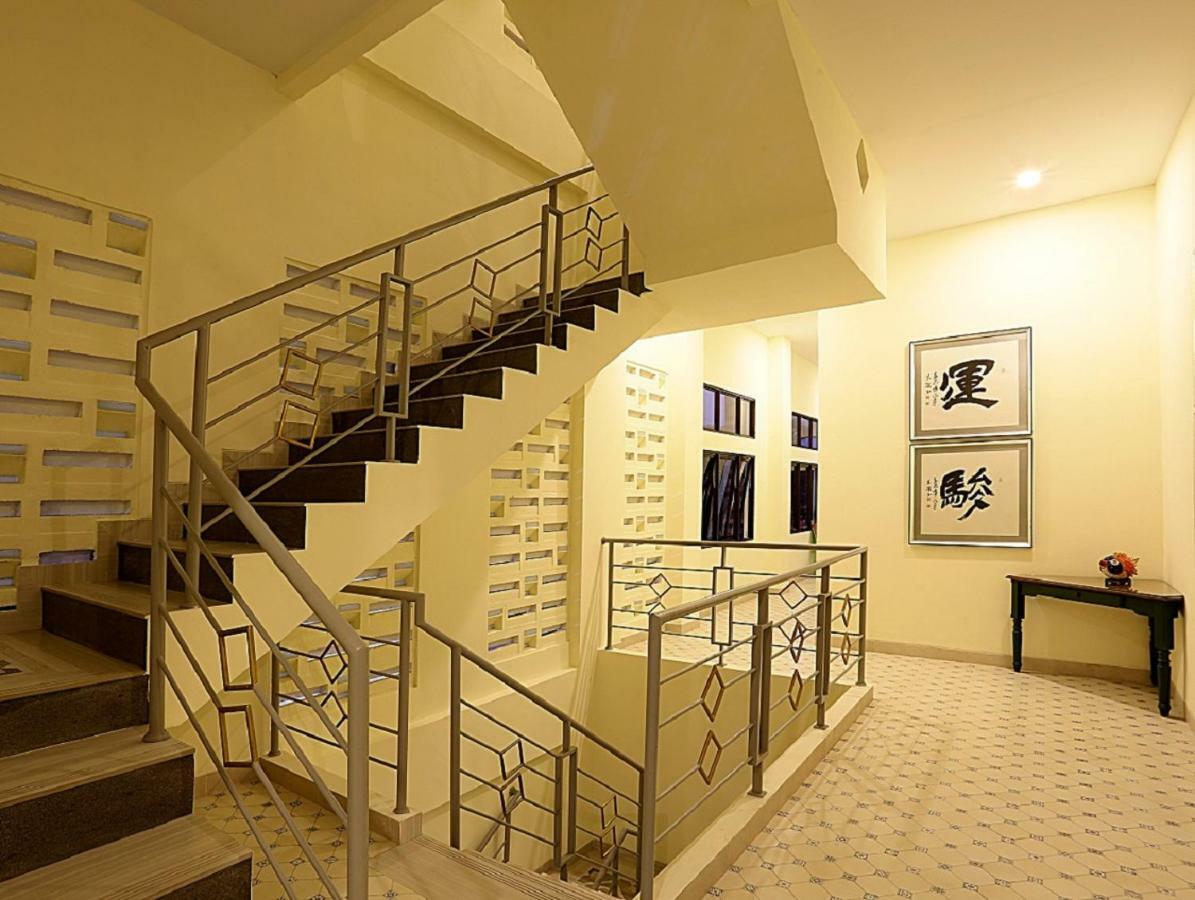 Urbanest Inn House Slipi ジャカルタ エクステリア 写真