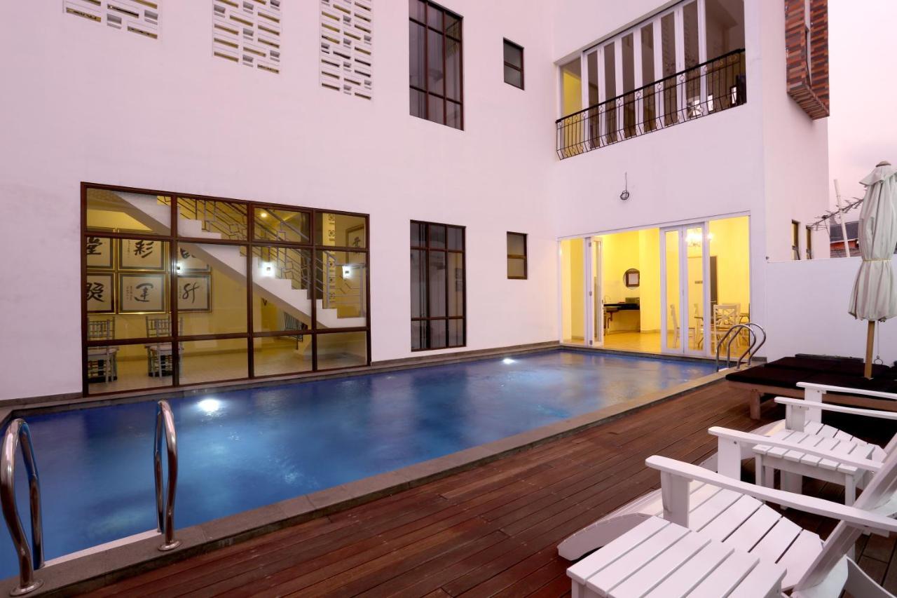 Urbanest Inn House Slipi ジャカルタ エクステリア 写真